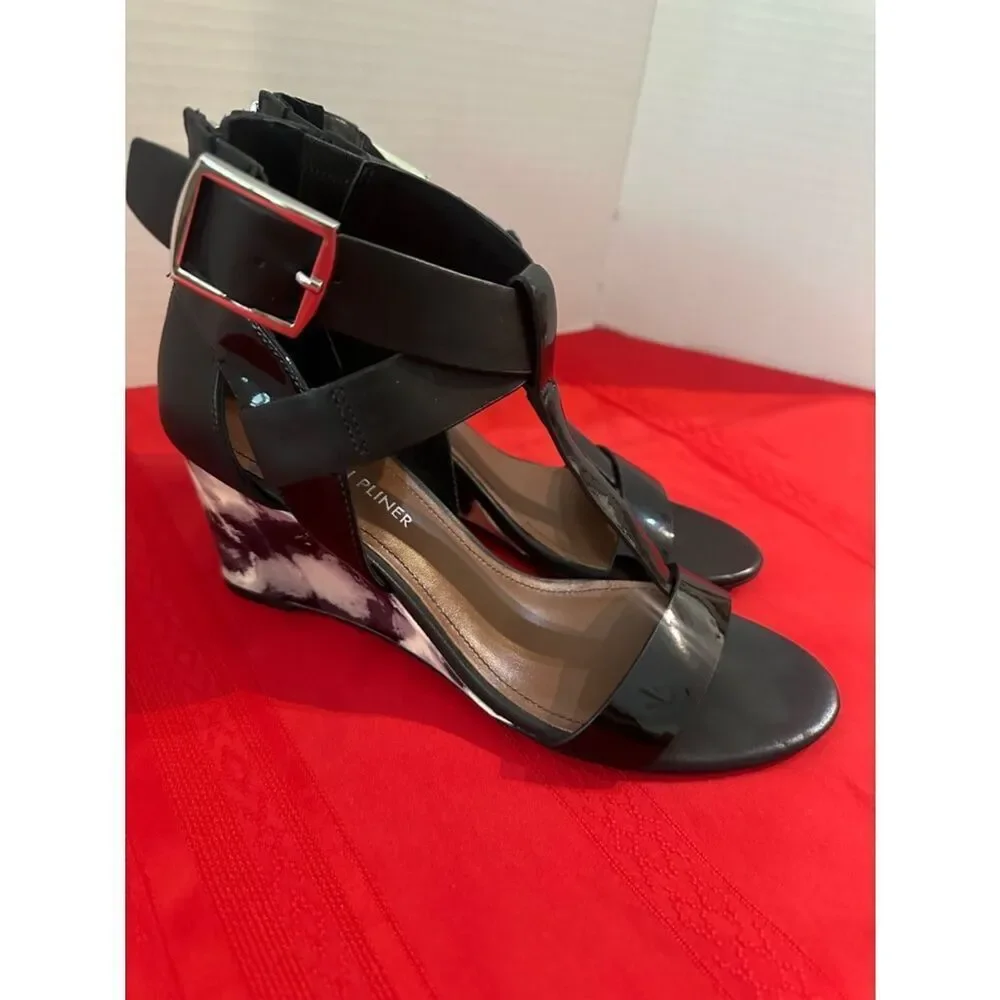 Donald J. Pliner Black/White Strappy Wedge Sandals with Buckle Size 7N